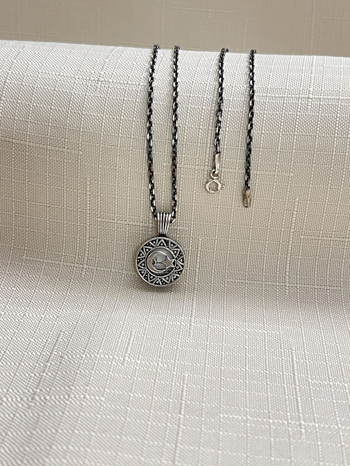 TÜP MODEL 925 AYAR GÜMÜŞ CEVŞEN ERKEK KOLYE