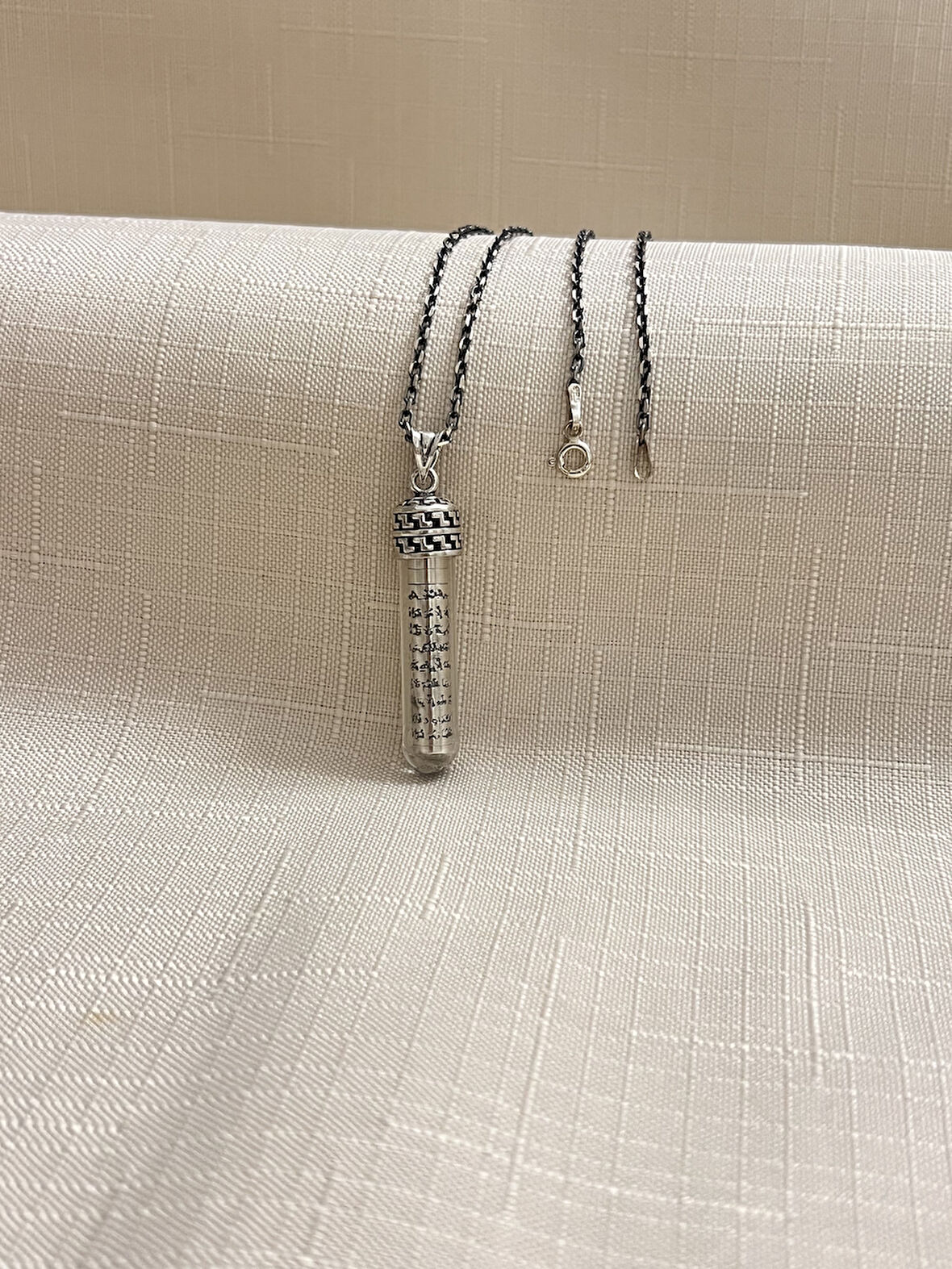 AYETEL KÜRSİ TÜP MODEL 925 AYAR GÜMÜŞ CEVŞEN KOLYE