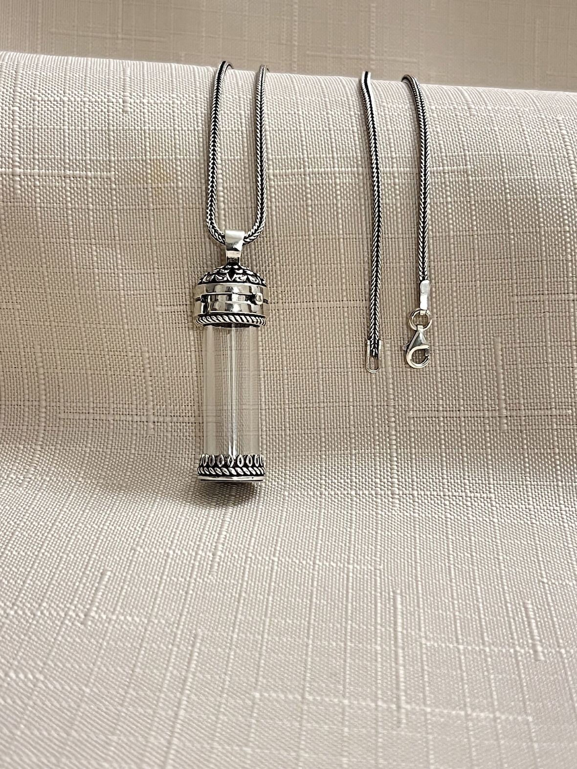 TÜP MODEL İÇİ AÇILIR 925 AYAR CEVŞEN KILIFI KOLYE