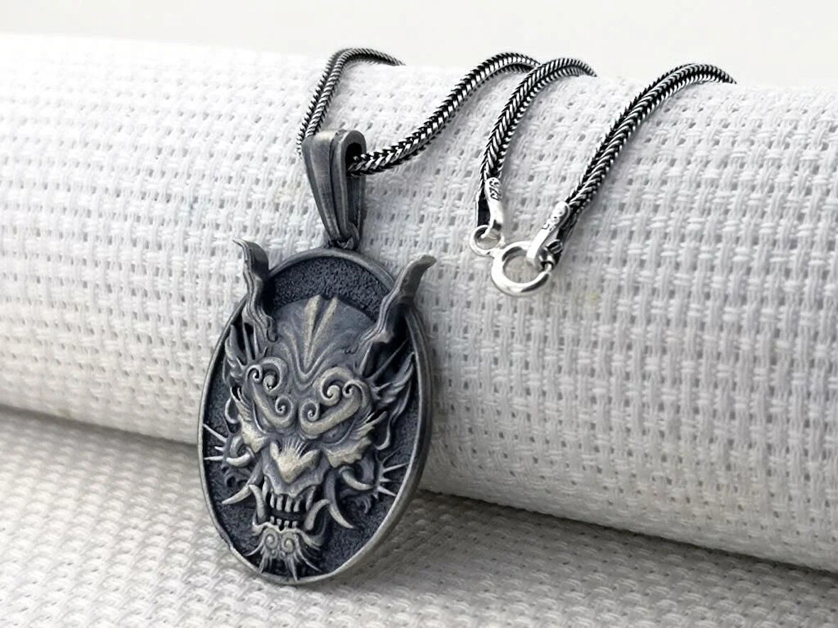 Japon Oni Maskesi Tasarımlı Üç Boyutlu 925 Ayar GümüşErkek Kolyesi