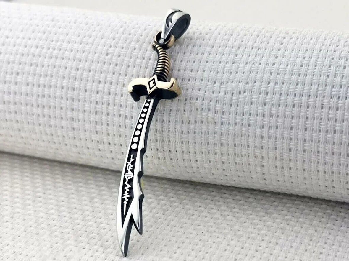 Kalp Atışlı Zulfikar Yazılı Tasarım 925 Ayar GümüşErkek Kolyesi Ucu