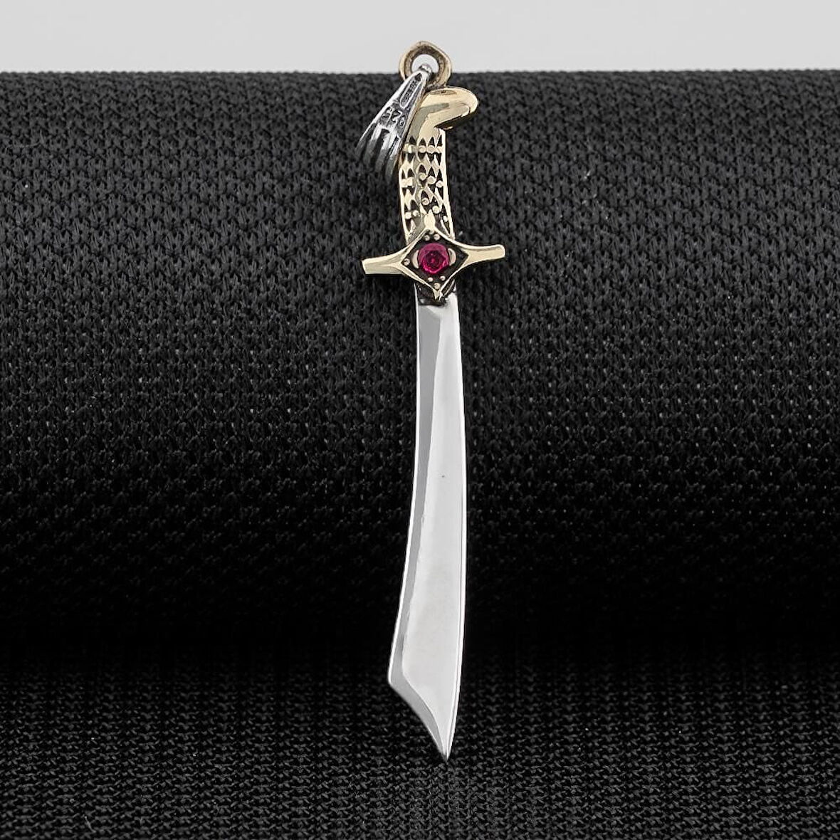 Kırmızı Zirkon Taşlı Mogon Parlak 925 Ayar Gümüş Erkek Kolye Ucu
