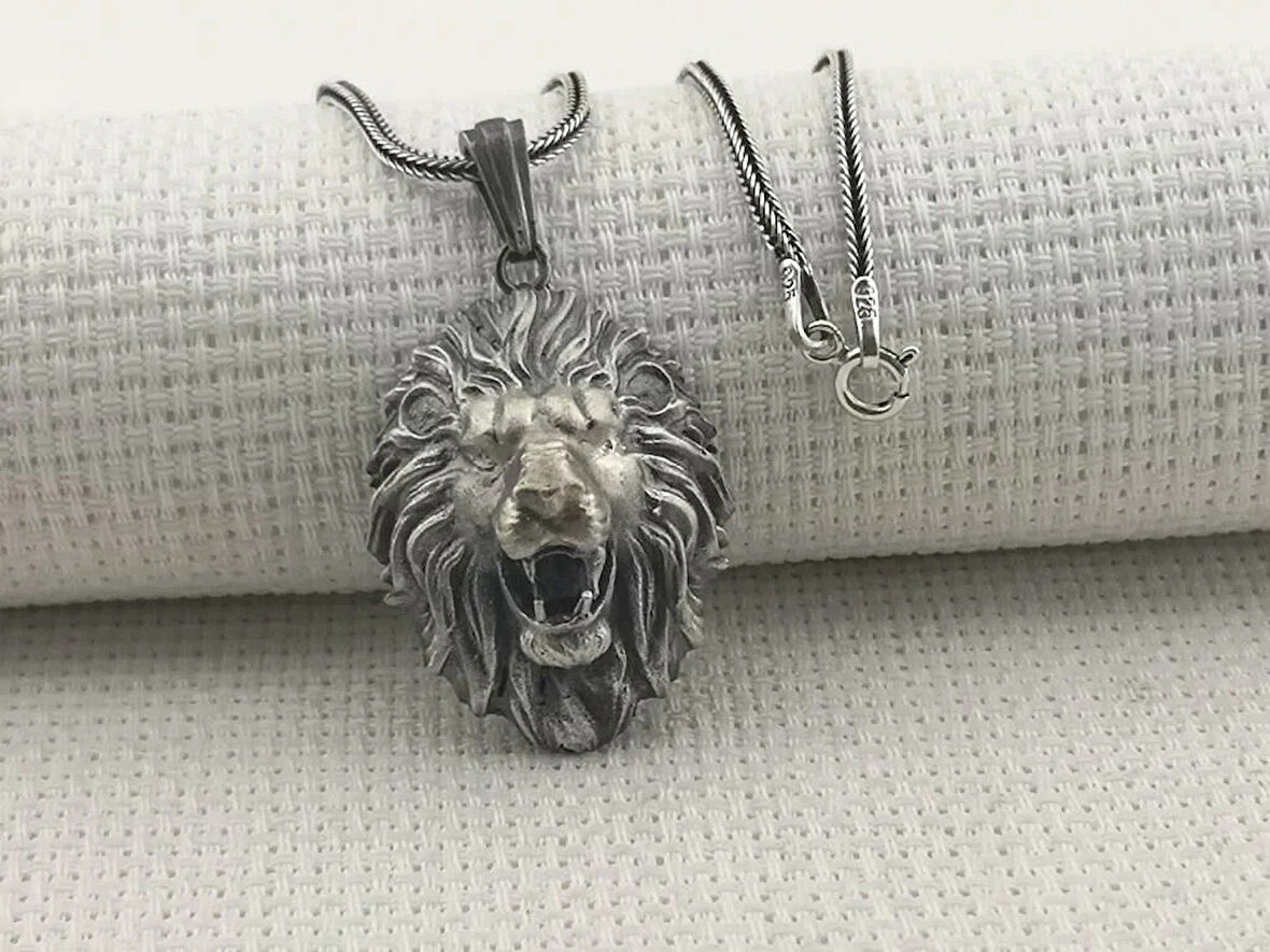 Kükreyen Aslan Üç Boyutlu 925 Ayar Gümüş Erkek Kolye