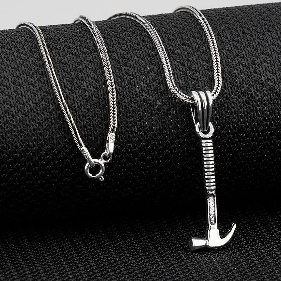 Çekiç Tasarımlı 925 Ayar Gümüş Erkek Kolye