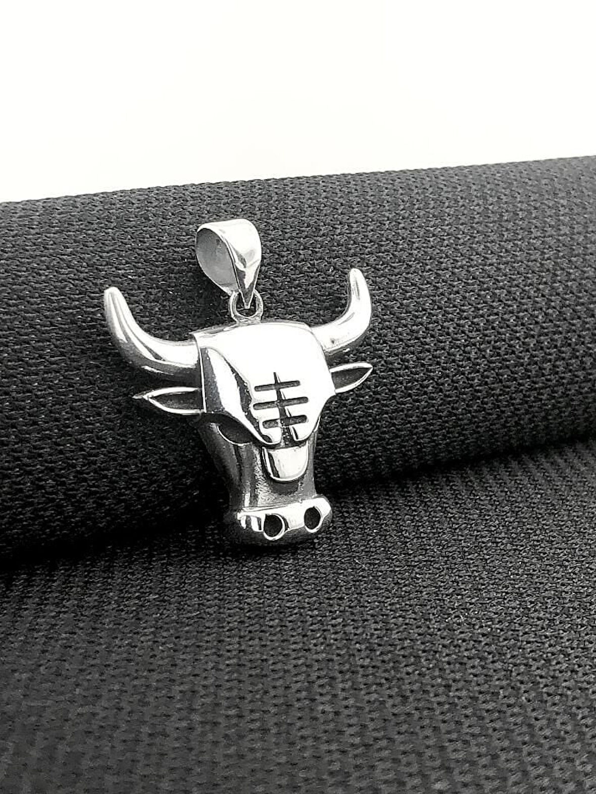 Boğa Kafası Tasarımlı 925 Ayar Gümüş Erkek Kolye Ucu