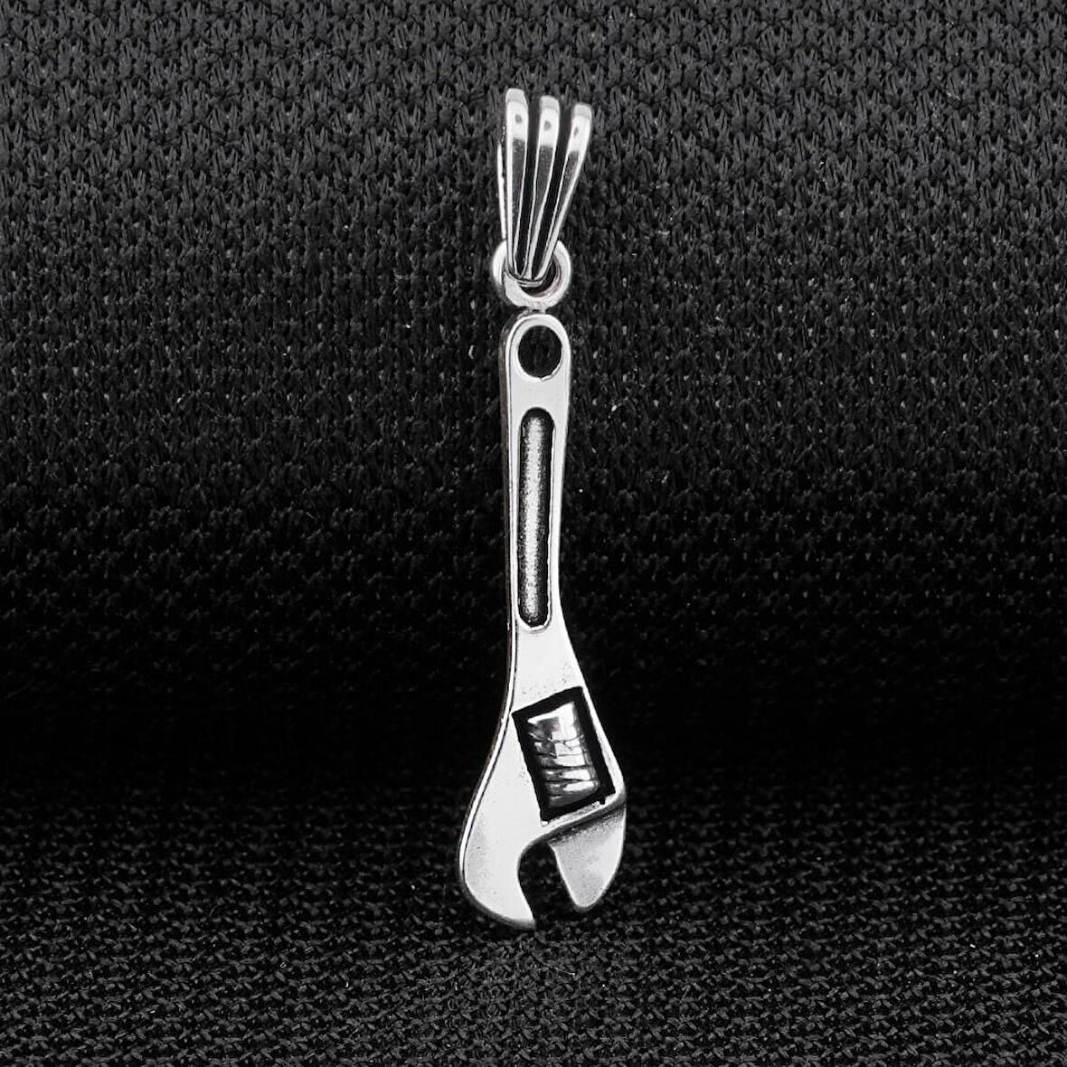 Anahtar Tasarımlı Deri İpli 925 Ayar Gümüş Erkek Kolye Ucu