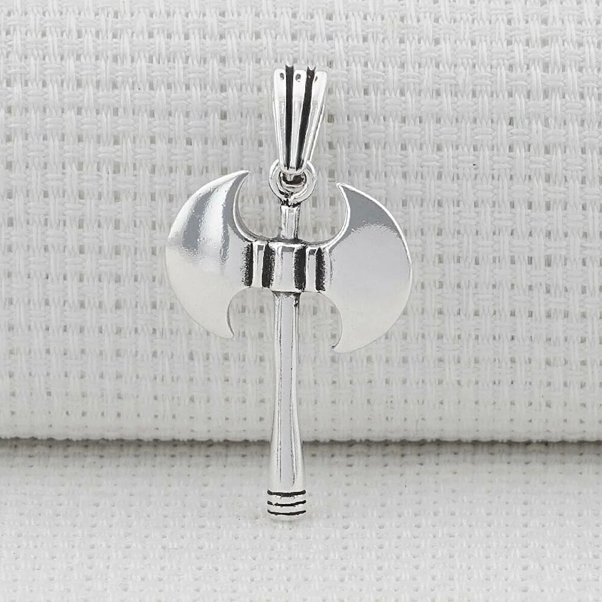 Çift Başlı Balta Tasarımlı 925 Ayar Gümüş Erkek Kolye Ucu