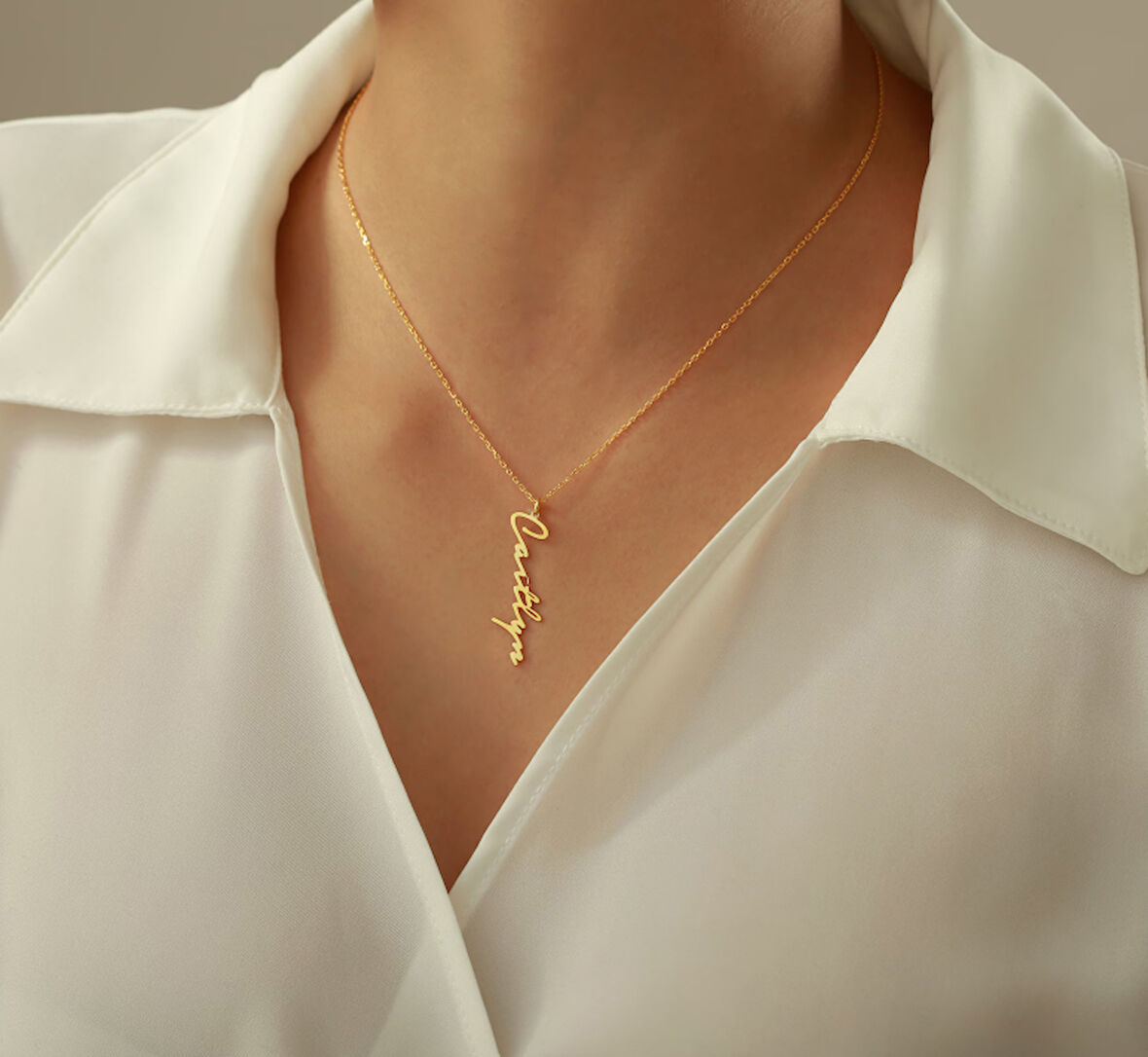 Dikey İsim Yazılı 14 Ayar Altın Kolye