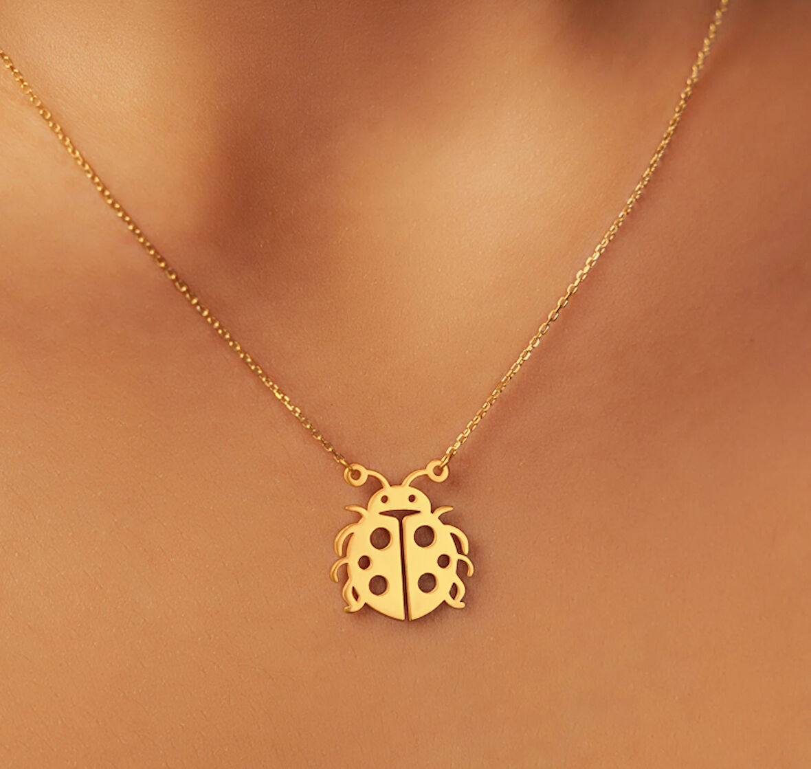 Uğur Böceği 14 Ayar Altın Kolye