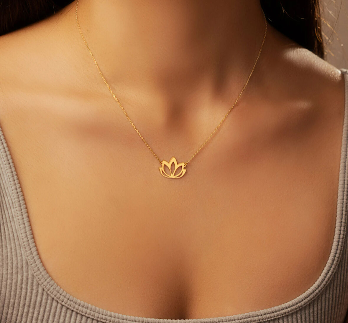 Lotus Çiçeği 14 Ayar Altın Kolye