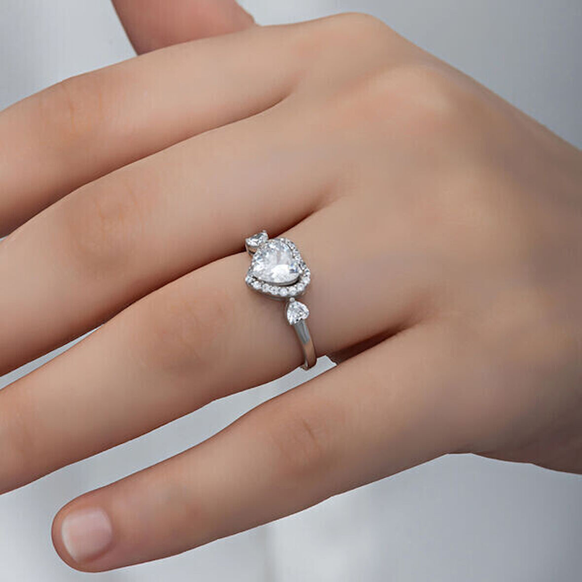 Kalpli Taşlı Baget 925 Ayar Gümüş Kadın Yüzük