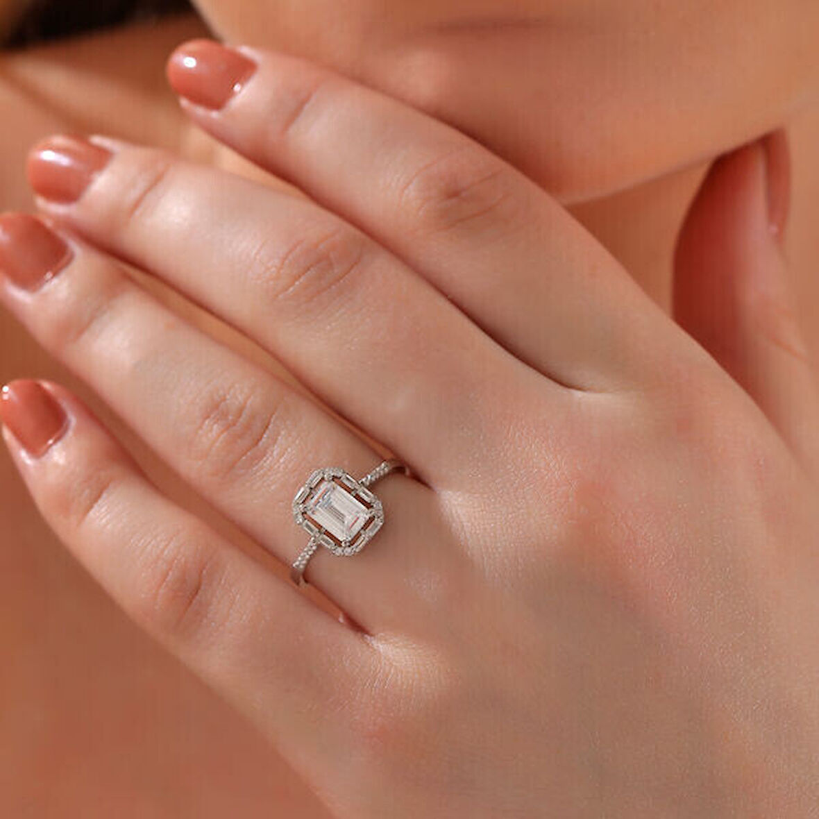 Tek Taş  Baget 925 Ayar Gümüş Kadın Yüzük