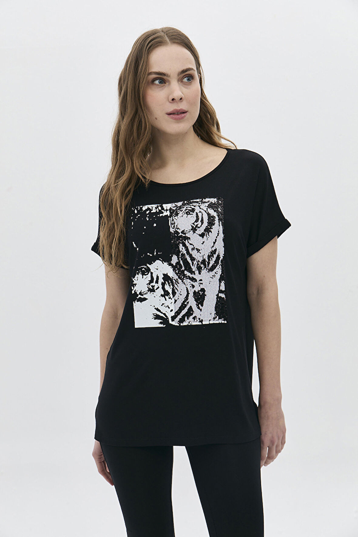 Daido Kadın Bisiklet Yaka Düşük Kol Önü Payet Baskılı Bluz 5832 Siyah