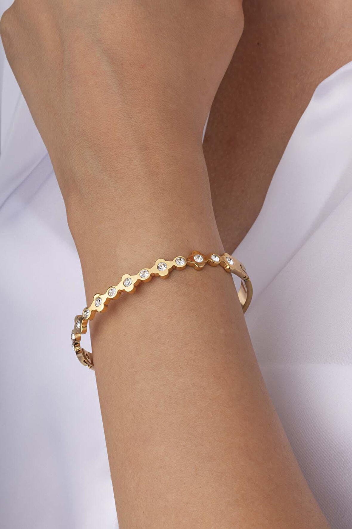 Gümüş Pazarım Sıra Taşlı Altın Kaplama Kadın Çelik Kelepçe Bileklik