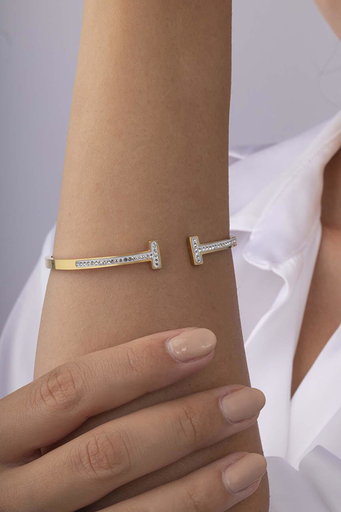 Gümüş Pazarım Zirkon Taşlı Tek Sıra Altın Kaplama Kadın Çelik Kelepçe Bielklik