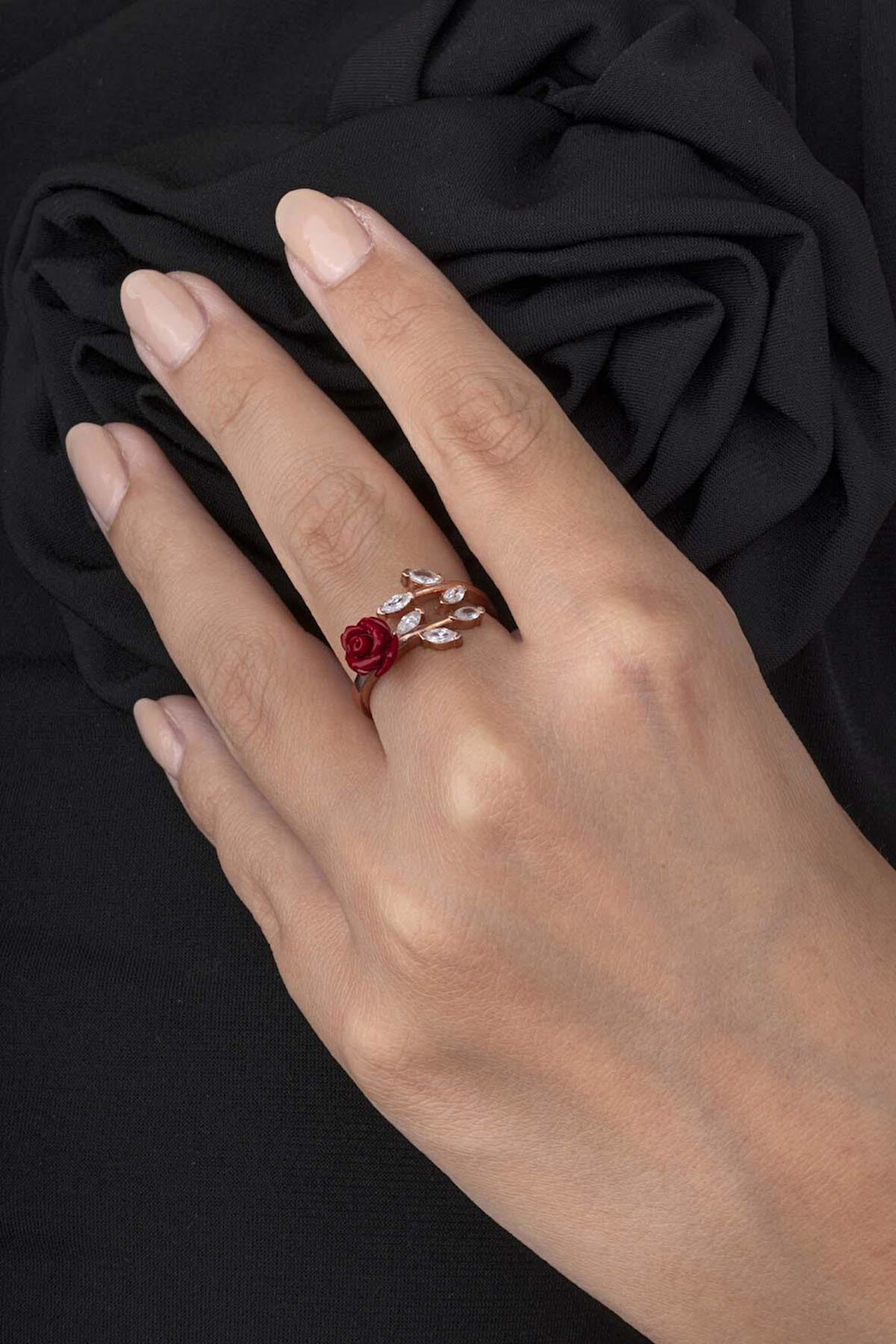 Gümüş Pazarım Yaprak Geçişli Kırmızı Gül 925 Ayar Gümüş Kadın Yüzük