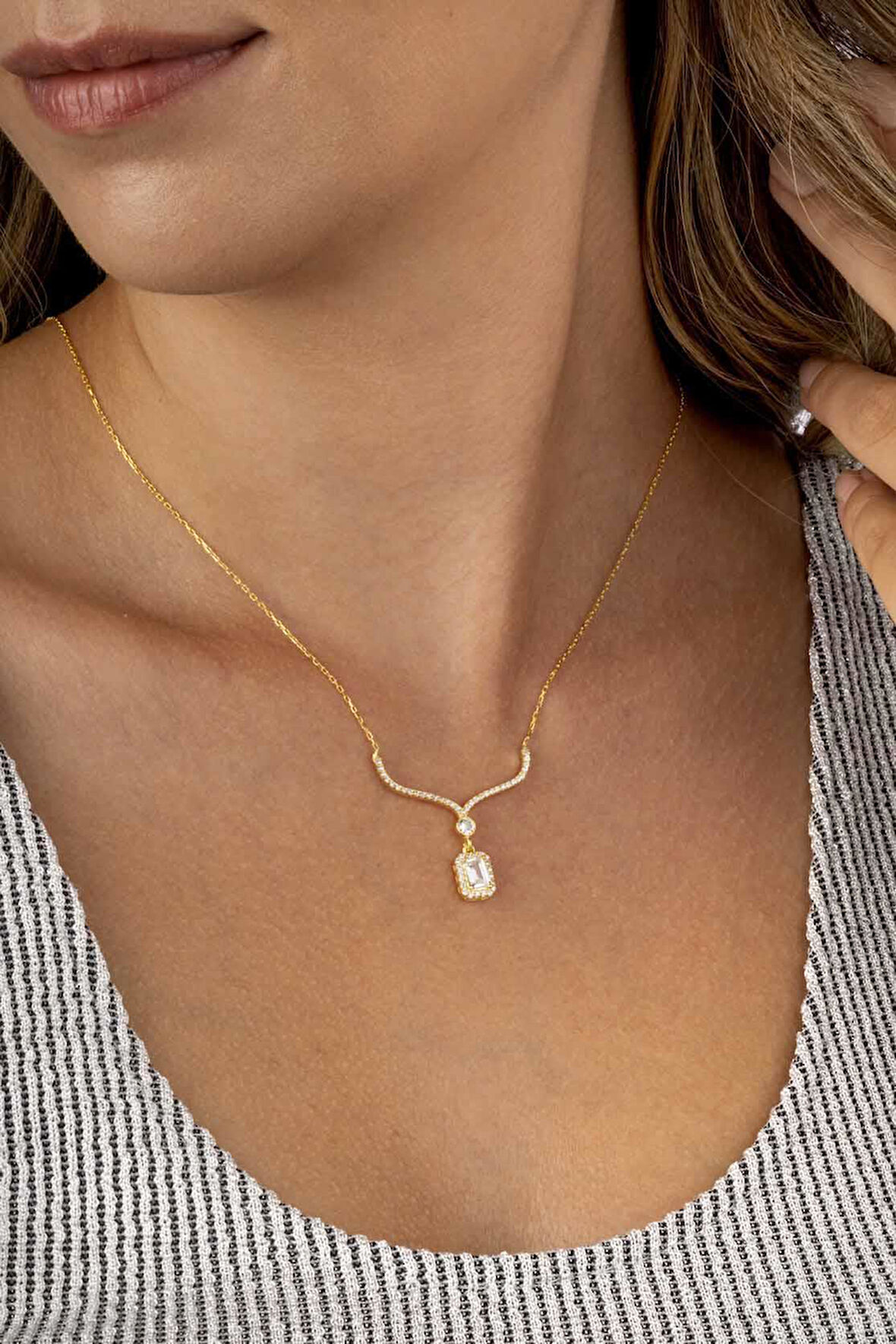 Gümüş Pazarım Baget Taşlı Altın Kaplama Su Yolu Kadın Gümüş Kolye 