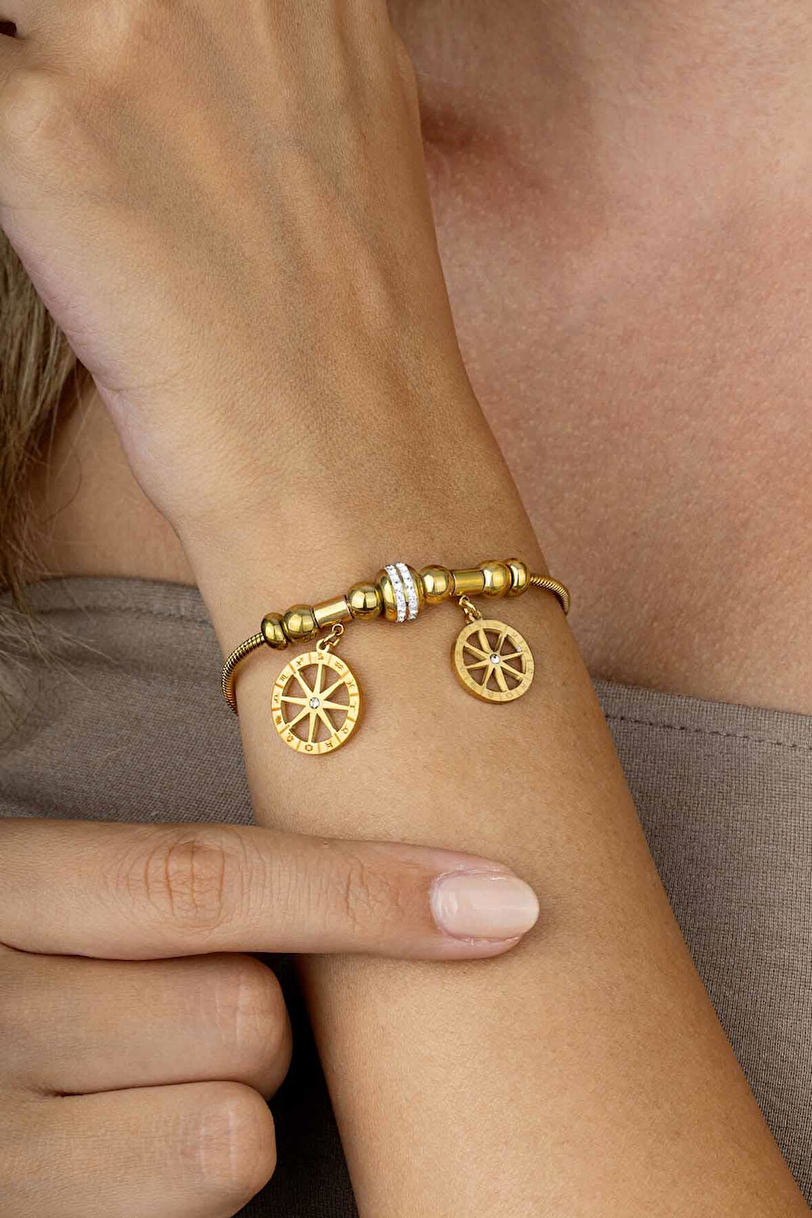 Gümüş Pazarım Zodyak Çemberi Figürlü Altın Kaplama Çelik Kadın Charm Bileklik