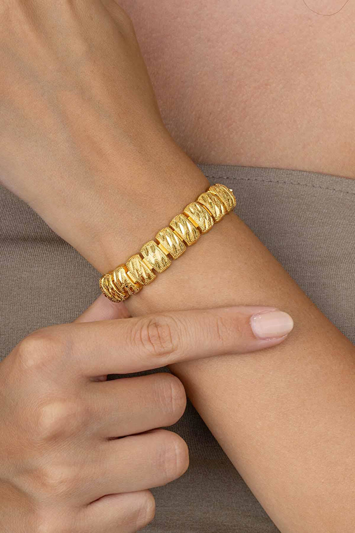 Gümüş Pazarım Sıralı Dikdörtgen Kesim Altın Kaplama Çelik Kadın Bileklik