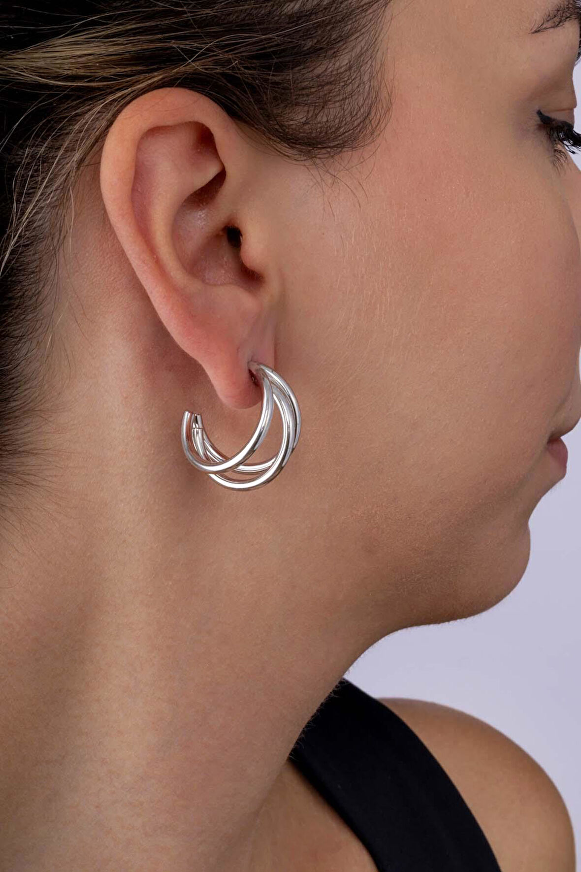 Gümüş Pazarım Üçlü Yarım Tur Birleşik Halka Model Beyaz Altın Kaplama Çelik Kadın Küpe