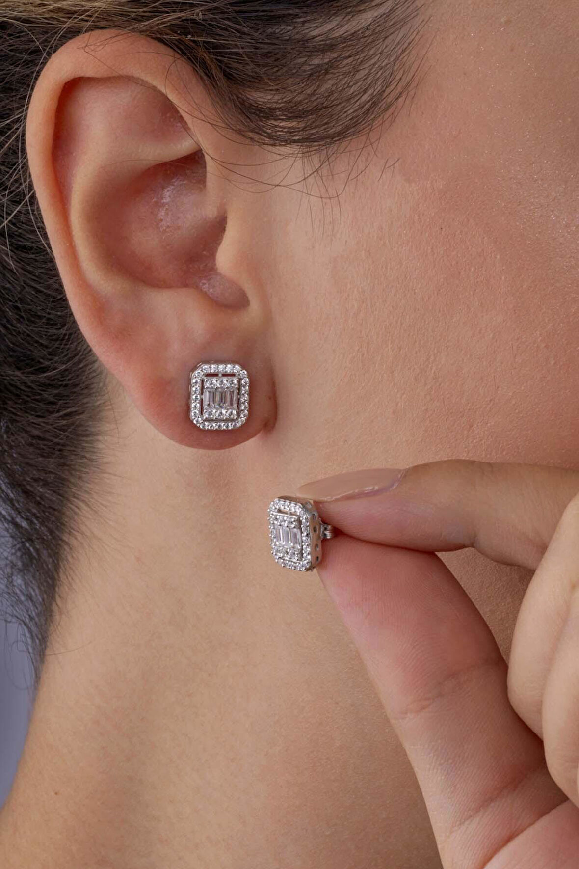 Gümüş Pazarım Baget Taşlı Köşeli 925 Ayar Gümüş Çivili Kadın Küpe