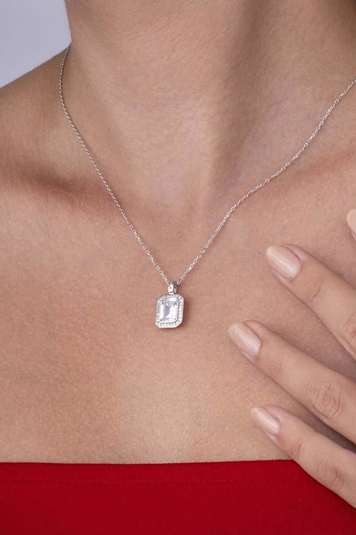 Gümüş Pazarım Baget Taşlı Emerald Kesim Beyaz Altın Kaplama Gümüş Kadın Kolye