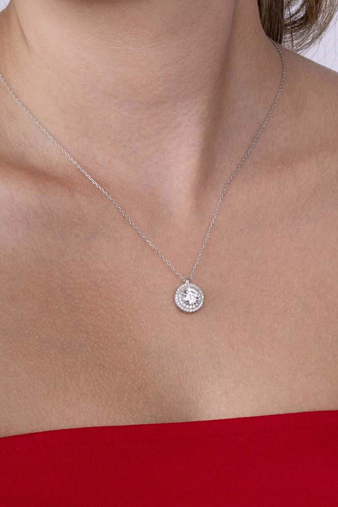 Gümüş Pazarım Yuvarlak Kesim Elmas Montür Beyaz Altın Kaplama Tektaş Kadın Gümüş Kolye