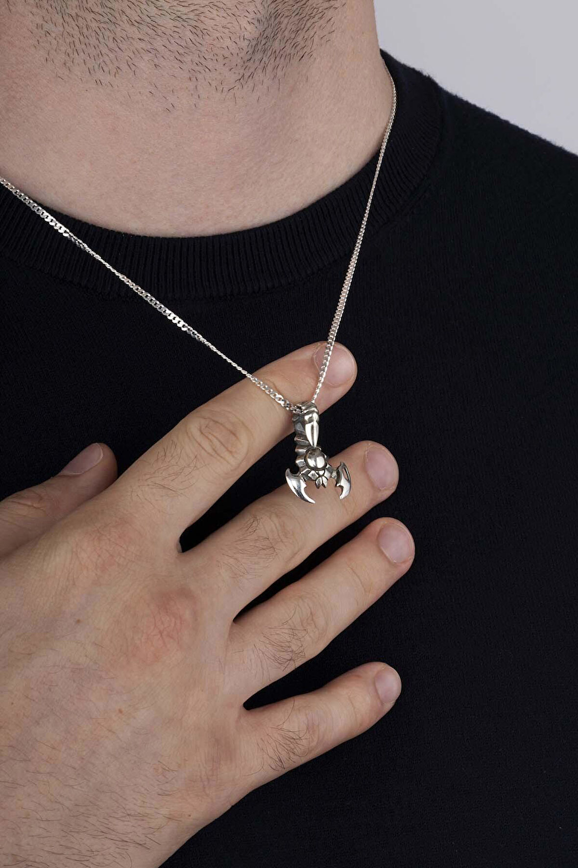 Gümüş Pazarım Akrep Motifli Erkek 925 Ayar Gümüş Kolye