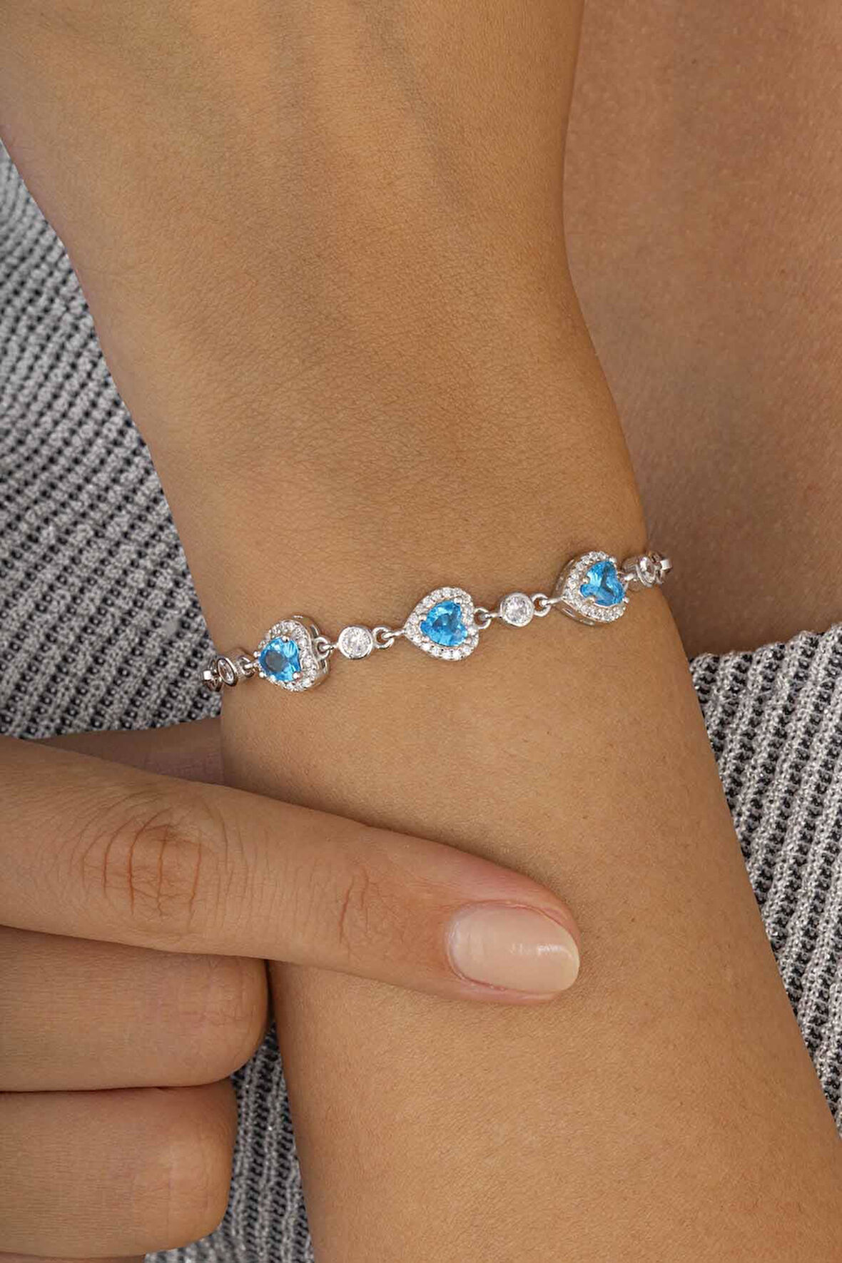 Gümüş Pazarım Mavi Taşlı Üçlü Kalp 925 Ayar Gümüş Kadın Bileklik