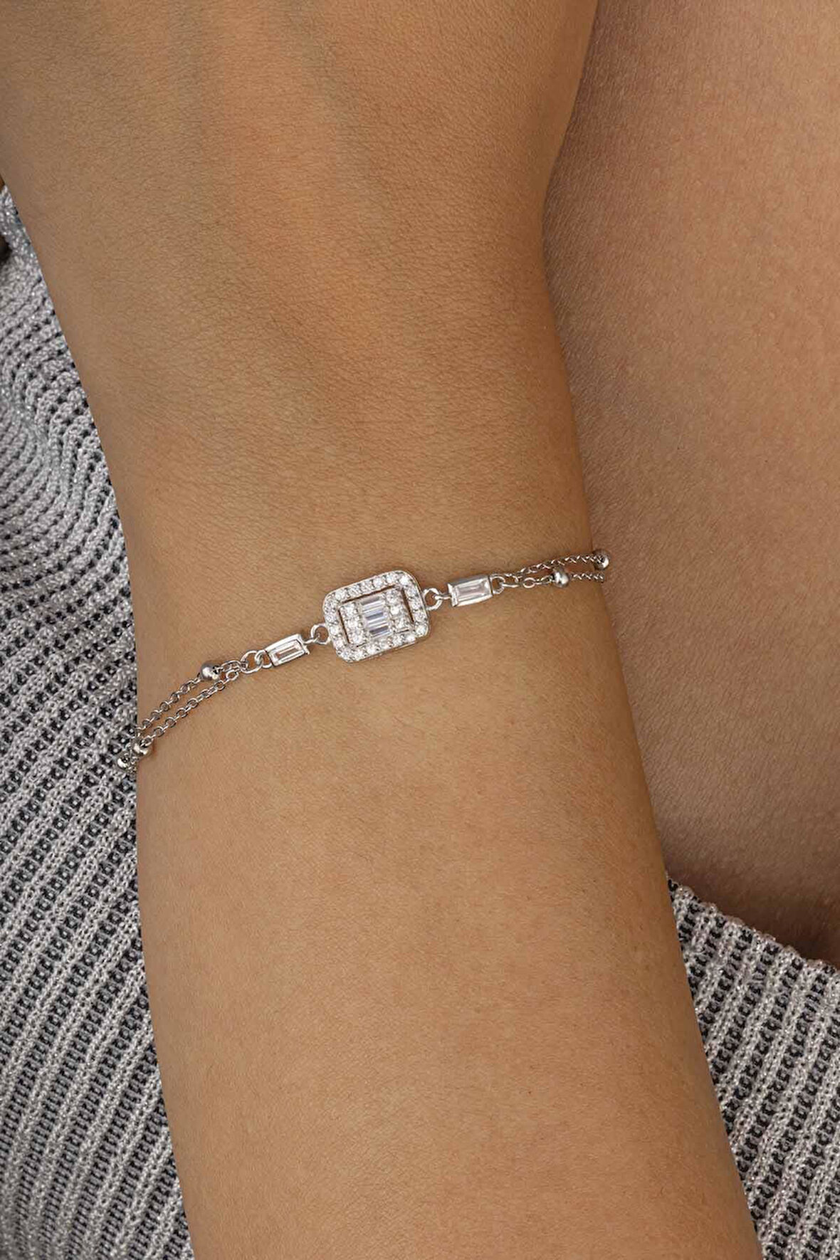 Gümüş Pazarım Top Zincirli Baget Taşlı Kadın Gümüş Bileklik