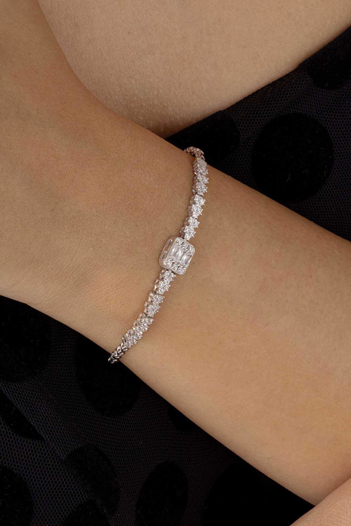 Gümüş Pazarım Baget Taşlı Rodyum Kaplama Su Yolu 925 Ayar Gümüş Bileklik