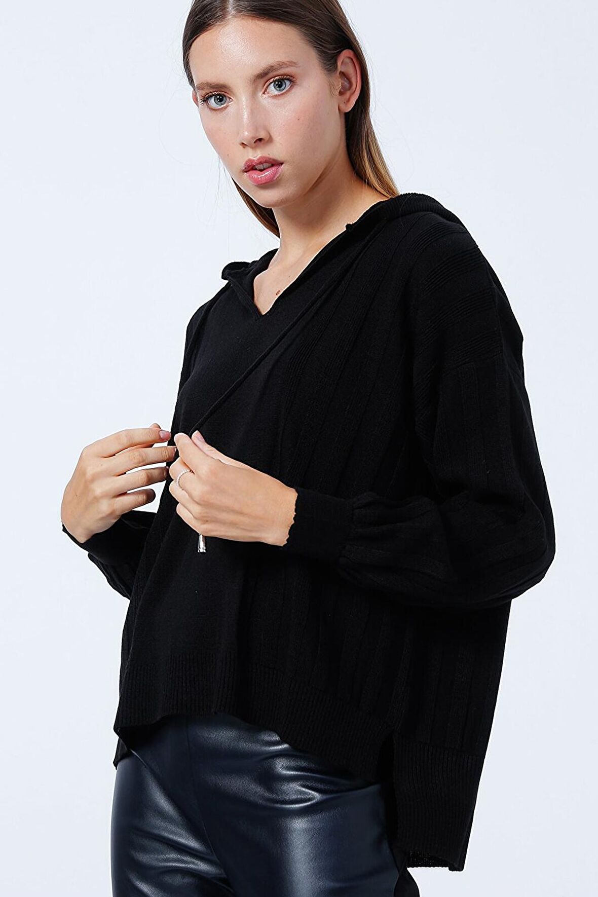 Fashion Friends Kapüşon Yaka Oversized Düz Siyah Kazak Kadın 22K0267K1