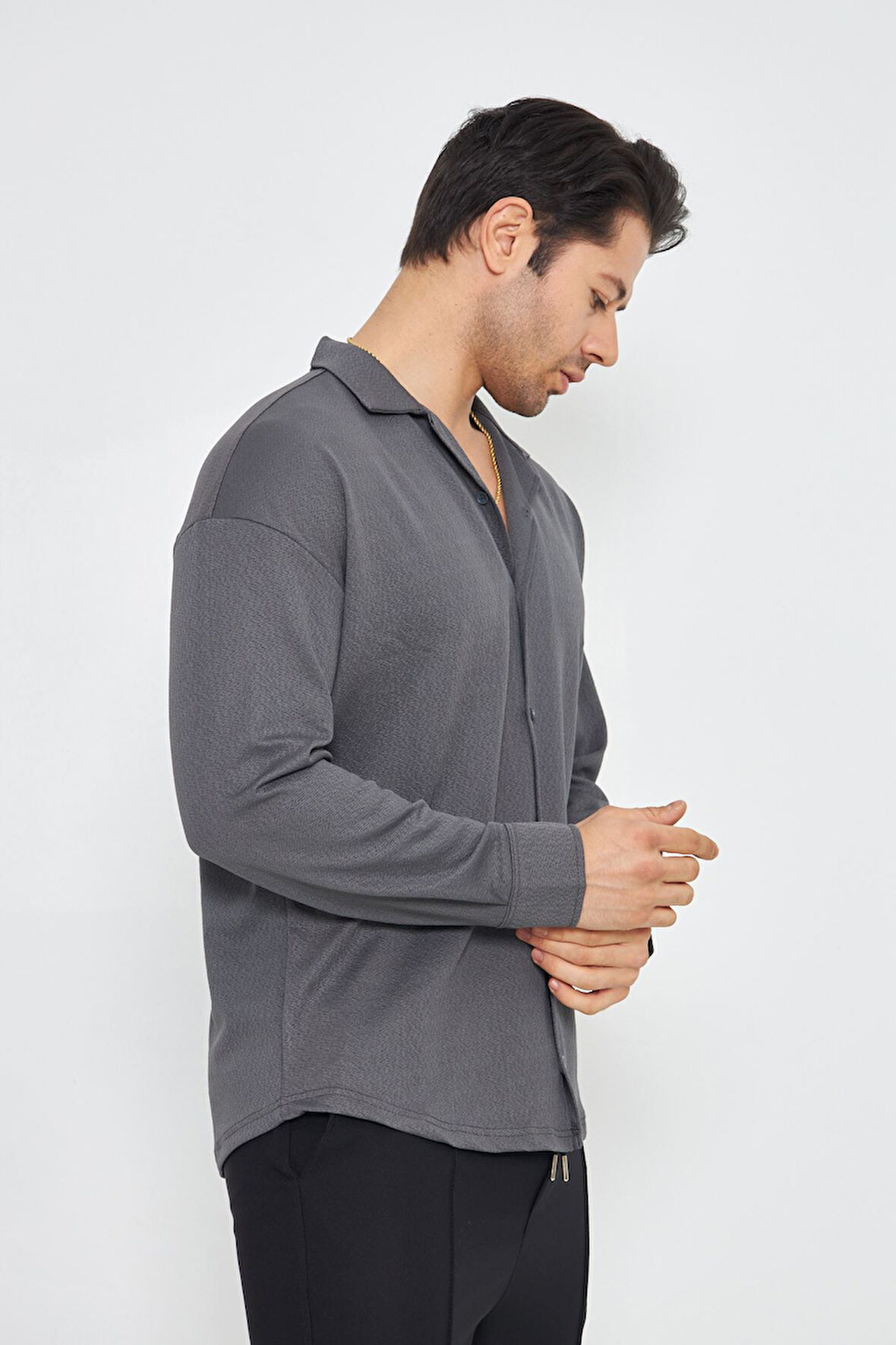 Erkek Yarım Oversize Uzun Kol Apaçi Yaka Ütü Gerektirmeyen Crep Desen Gömlek