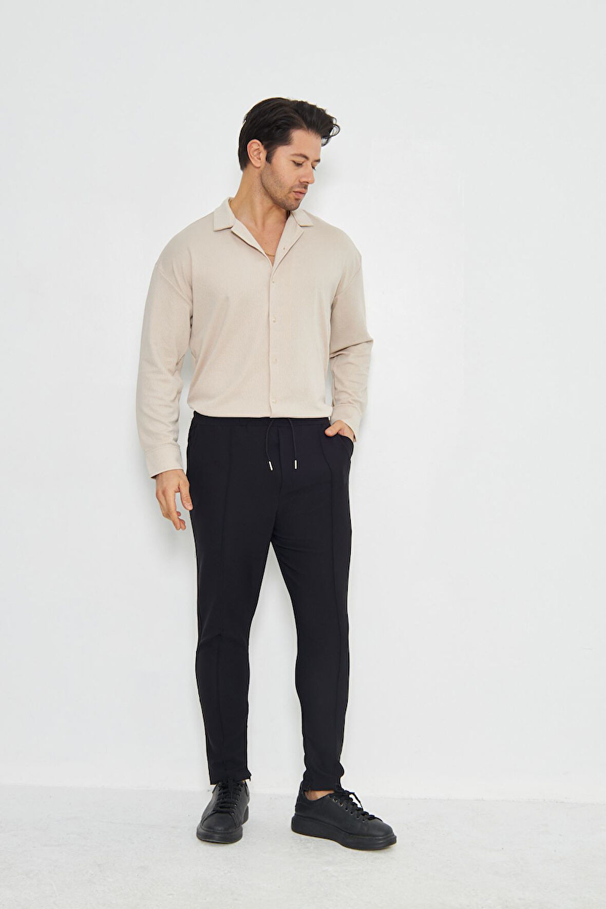 Erkek Yarım Oversize Uzun Kol Apaçi Yaka Ütü Gerektirmeyen Crep Desen Gömlek