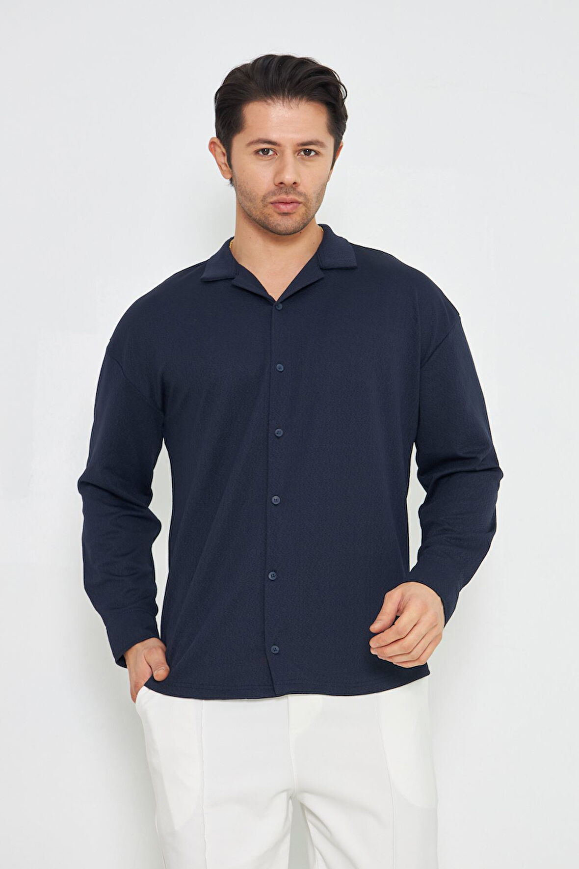 Erkek Yarım Oversize Uzun Kol Apaçi Yaka Ütü Gerektirmeyen Crep Desen Gömlek