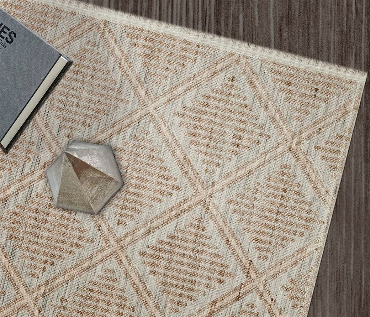Eko Cozy Koleksiyonu Hav Vermeyen Özel İpler ile Üretilen Örgü Desenli Halı CZY 03 Bej