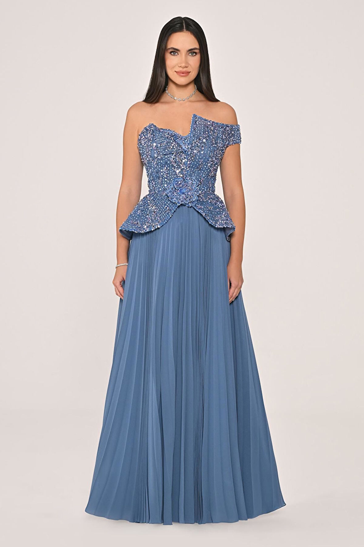 Alfa Beta Tek Düşük Omuz Üstü Payet Şifon Uzun Abiye Elbise