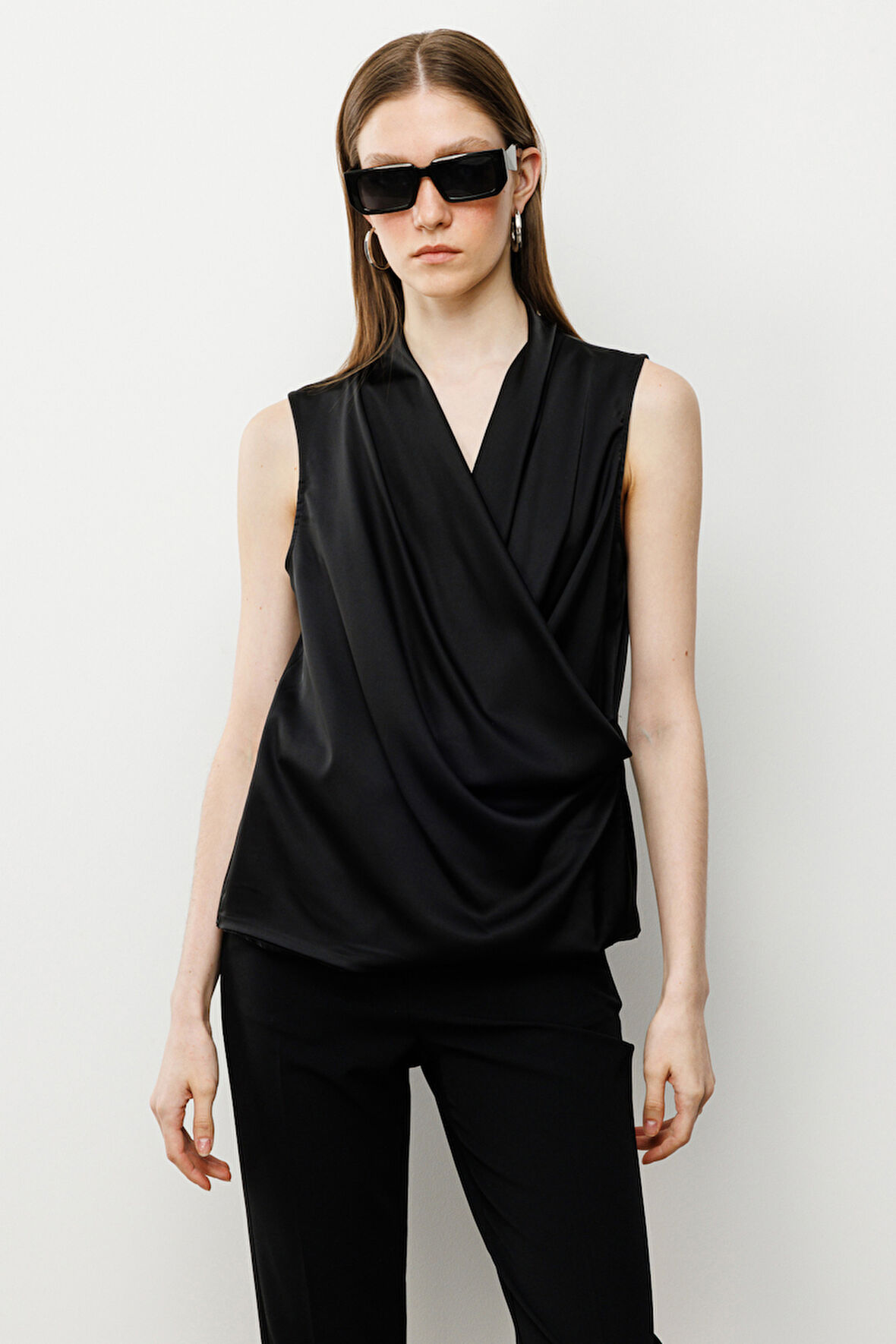 Ekol Kadın Kolsuz Saten Bluz 3012 Siyah