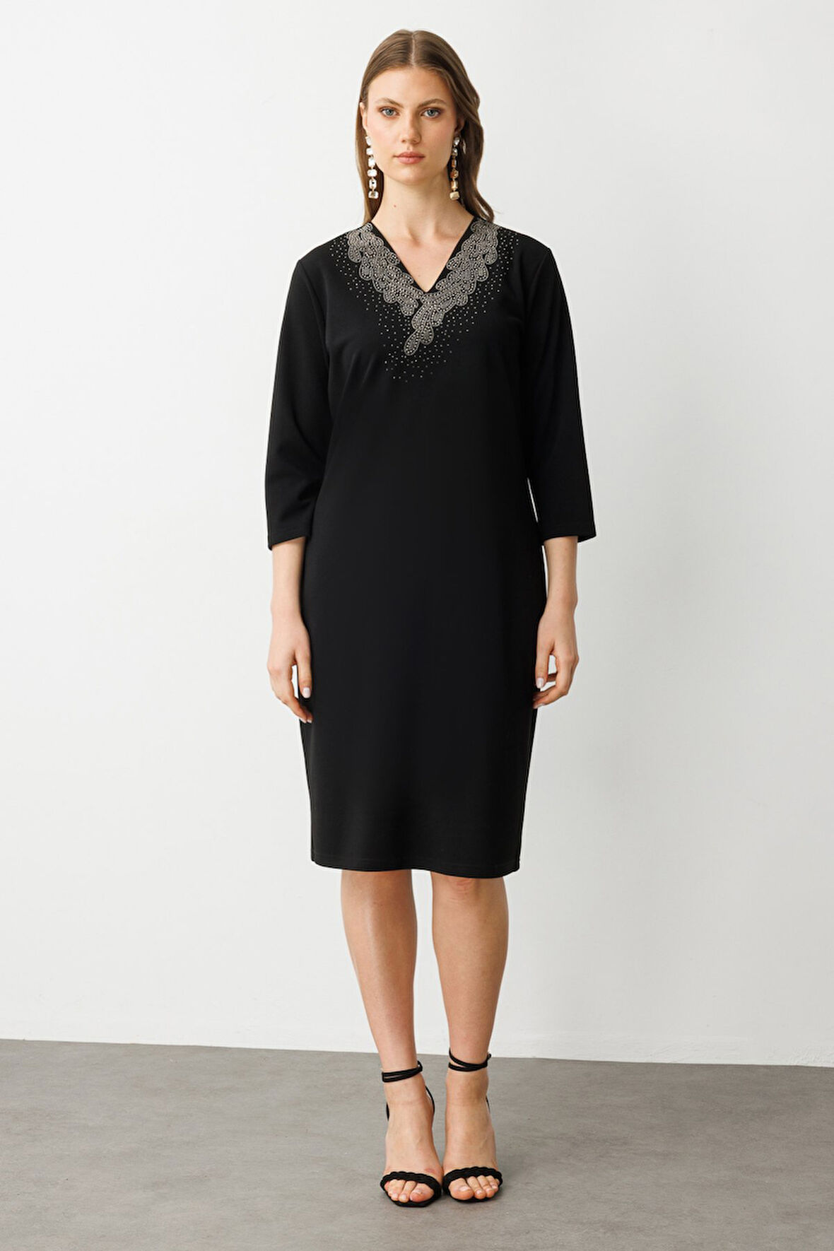 Ekol Kadın Büyük Beden Yakası Taş İşlemeli Yarım Kollu Elbise 5952 Siyah