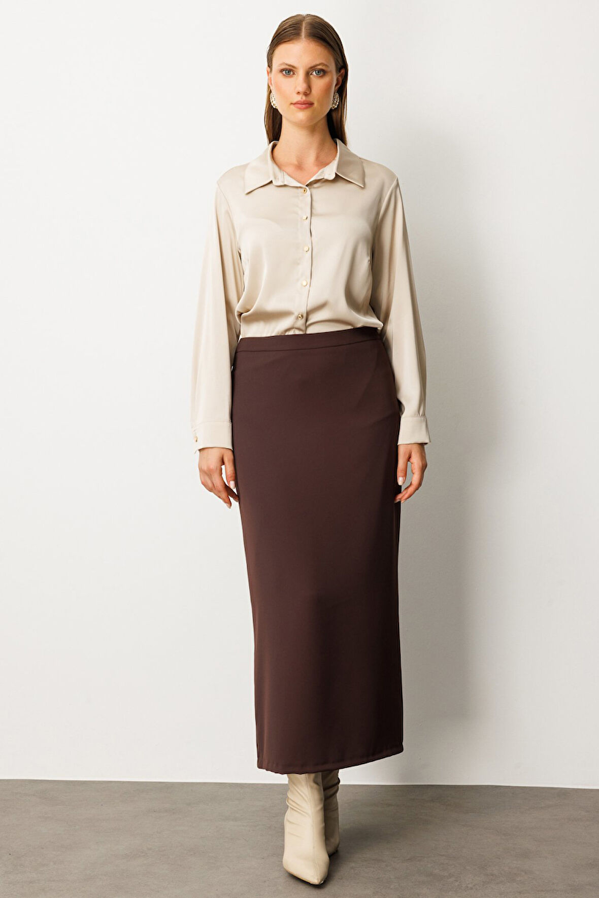 Ekol Kadın Büyük Beden Arkası Yırtmaç Görünümlü Krep Etek 2033 Kahverengi