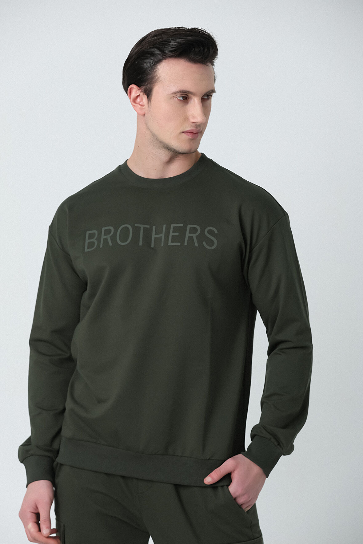 BROTHERS ERKEK OVERSIZE BİSİKLET YAKALI 2 İPLİK PENYE SWEATSHIRT HAKİ YEŞİLİ