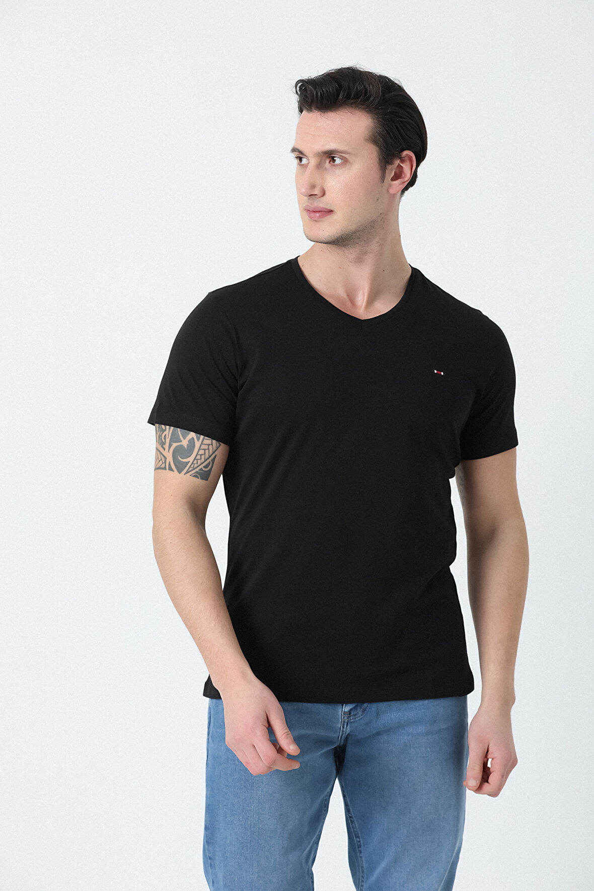 BROTHERS ERKEK V YAKALI  LOGO NAKIŞLI LİKRA SÜPREM BASIC T-SHIRT SİYAH