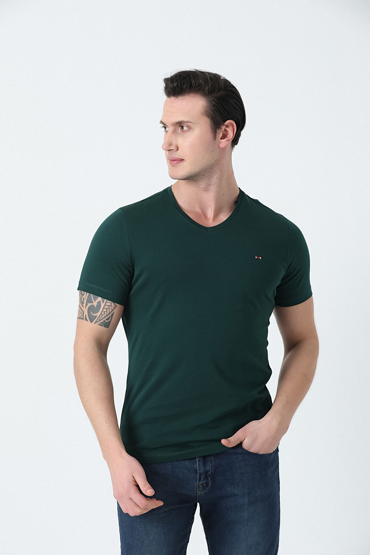 BROTHERS ERKEK V YAKALI  LOGO NAKIŞLI LİKRA SÜPREM BASIC T-SHIRT ORMAN YEŞİLİ