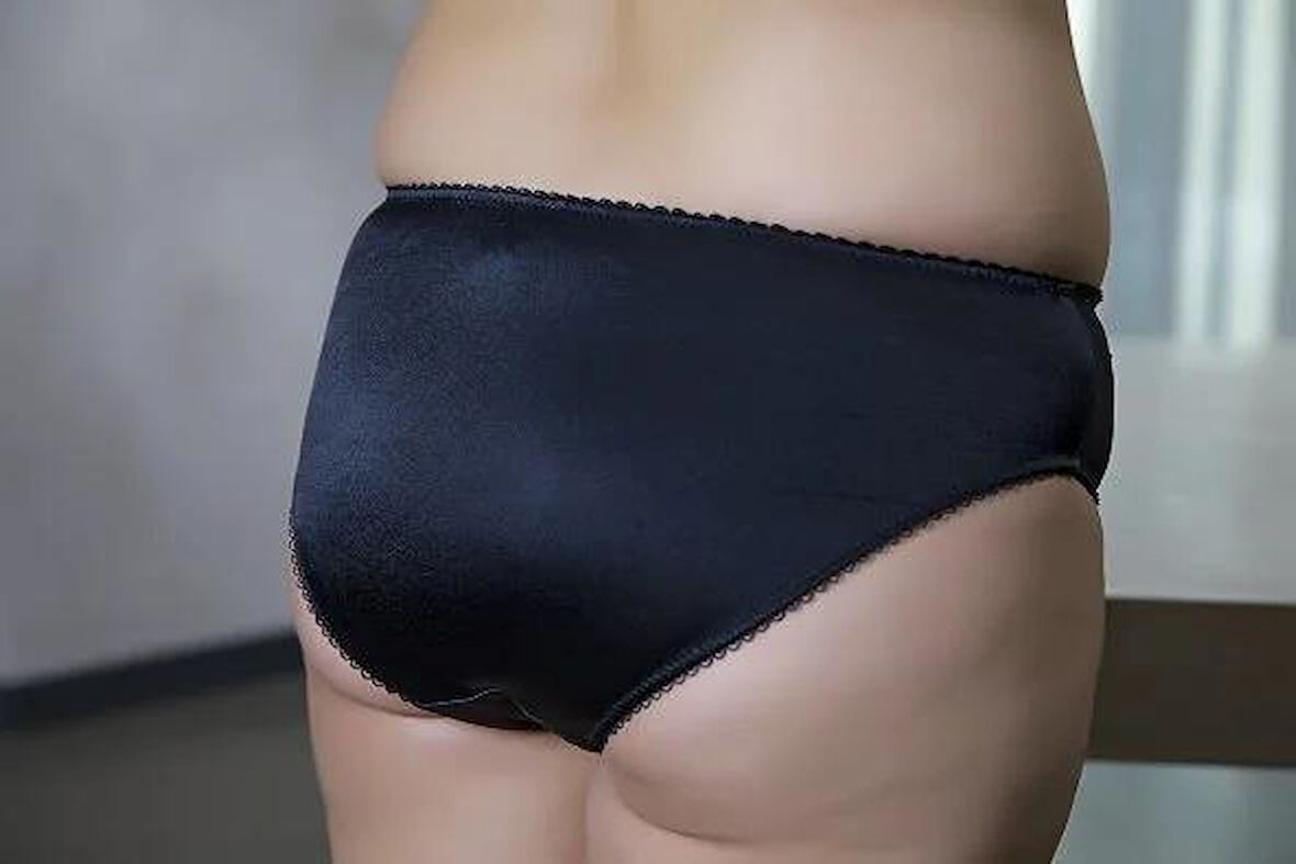 Moonlight 3125 Siyah Yüksek Bel Dantel Detaylı Slip Külot