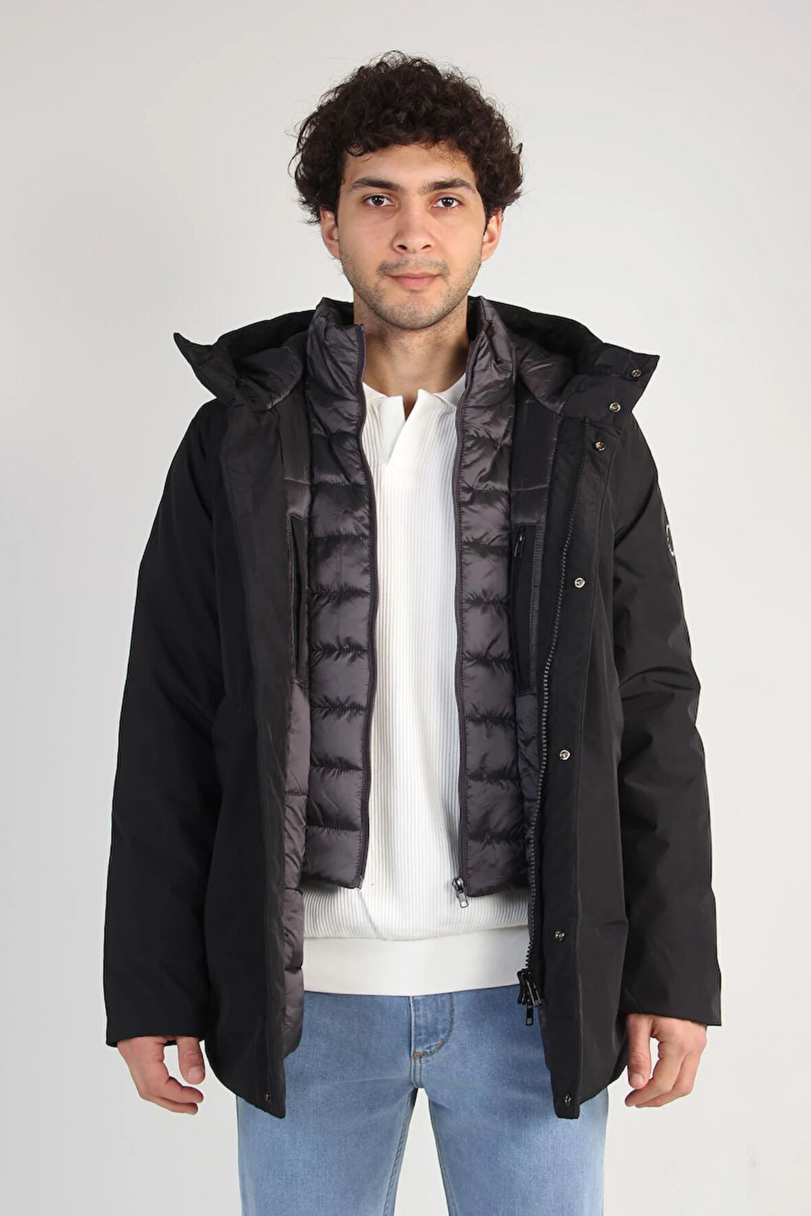 1014 İçi Parçalı Kapşonlu Mont