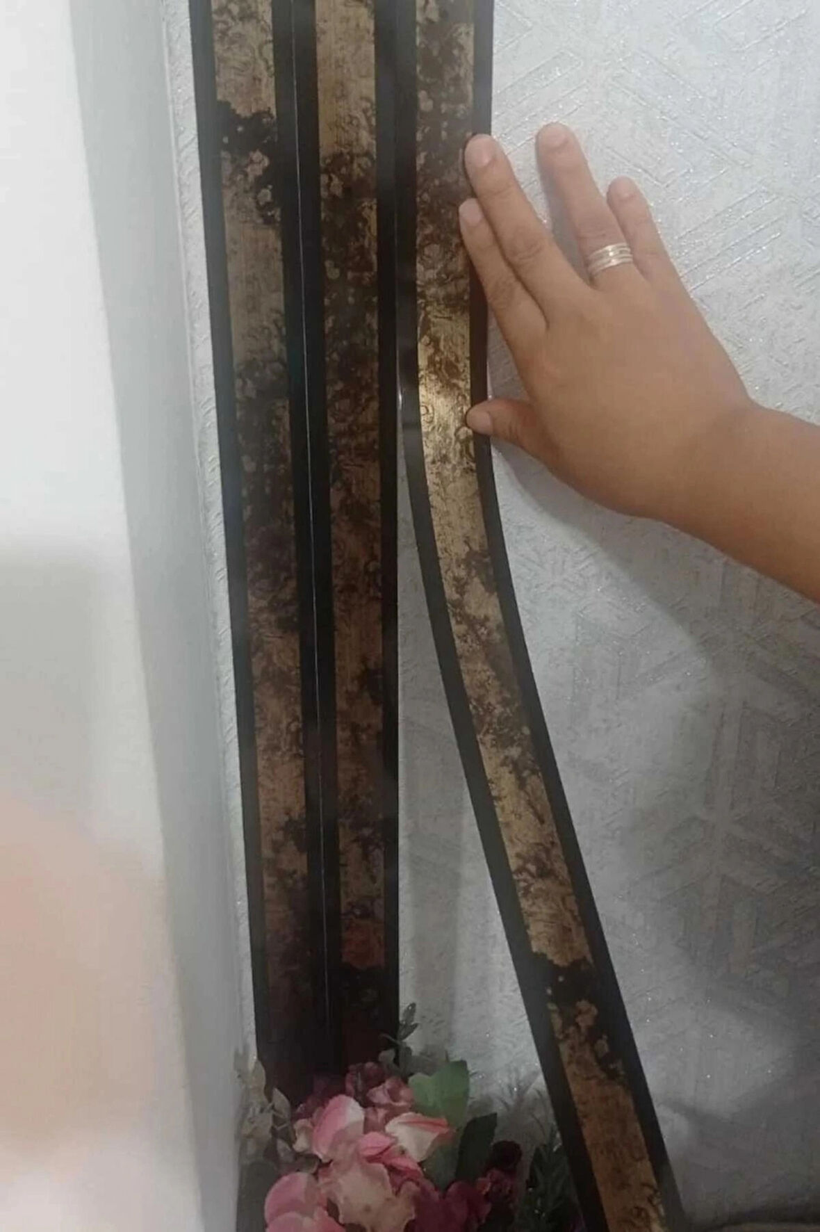 DUVAR ÇITASI 4 CM KENDİNDEN YAPIŞKANLI ŞAŞHA SİYAH 1 RULO (10 MT)