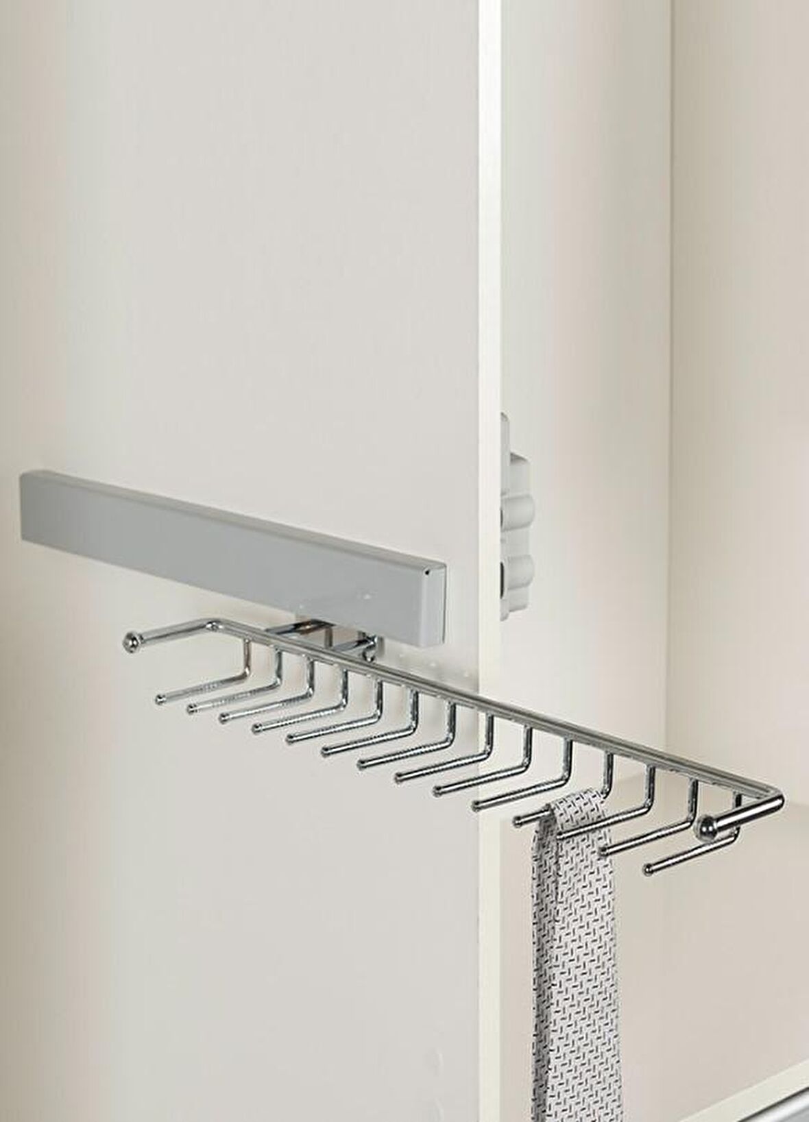 Starax 6056 Krom Kravatlık Raylı Gen120 Der460 Yuk85 Mm