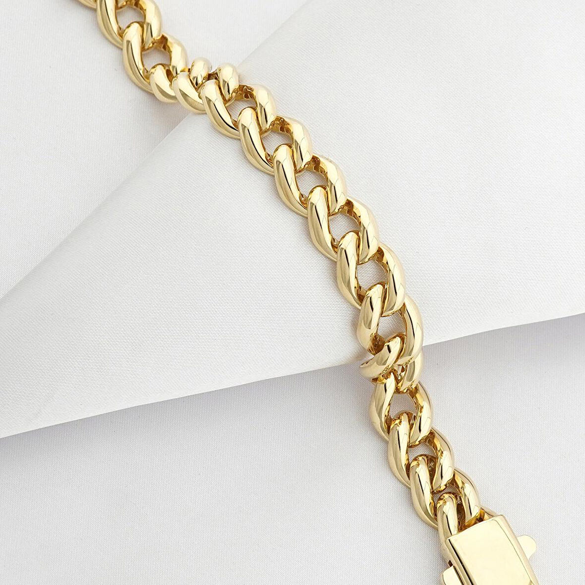 Bombeli Klasik Gurmet Altın Bileklik