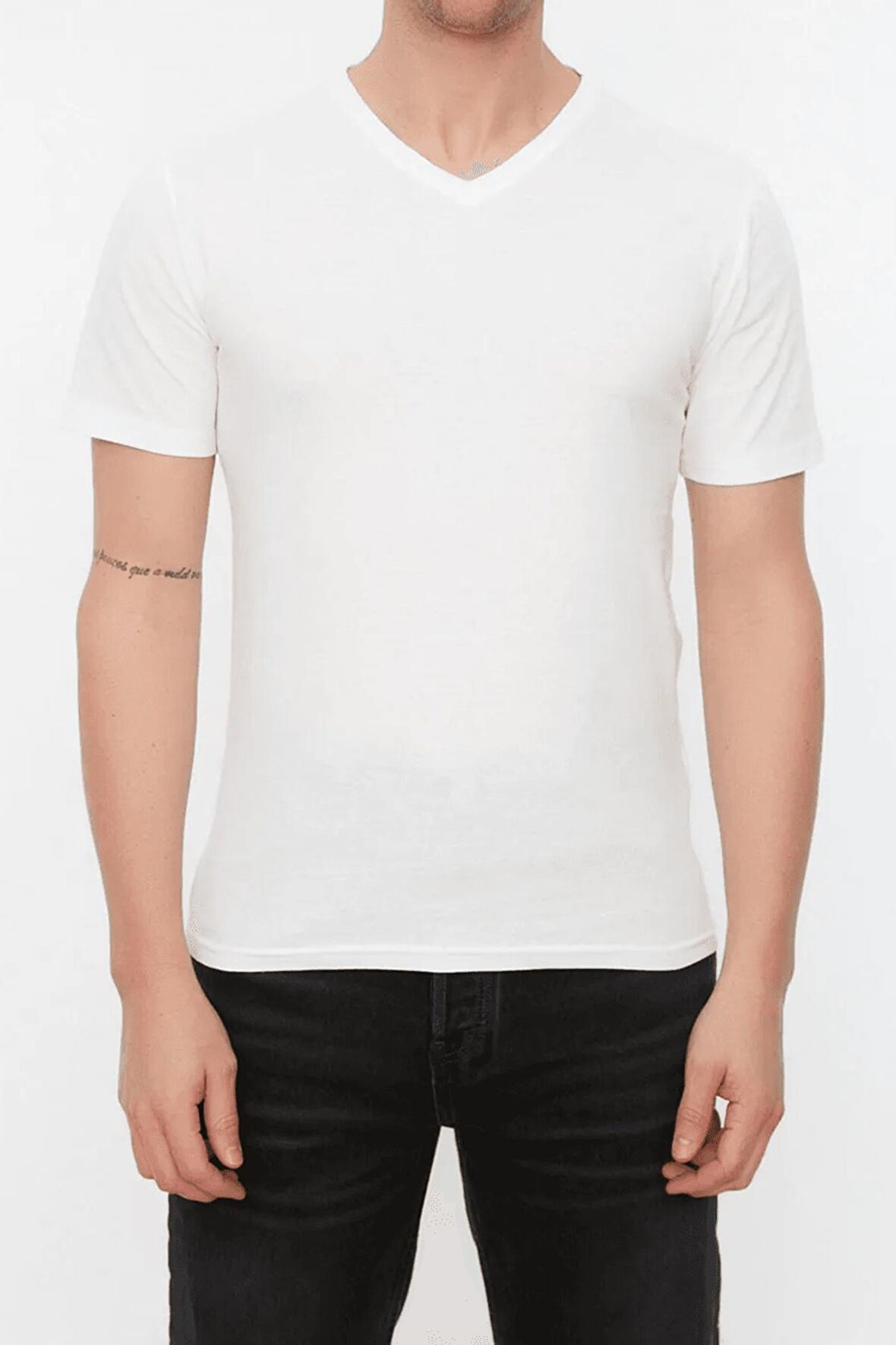 Erkek V Yaka %100 Pamuk Kısa Kollu Tişört