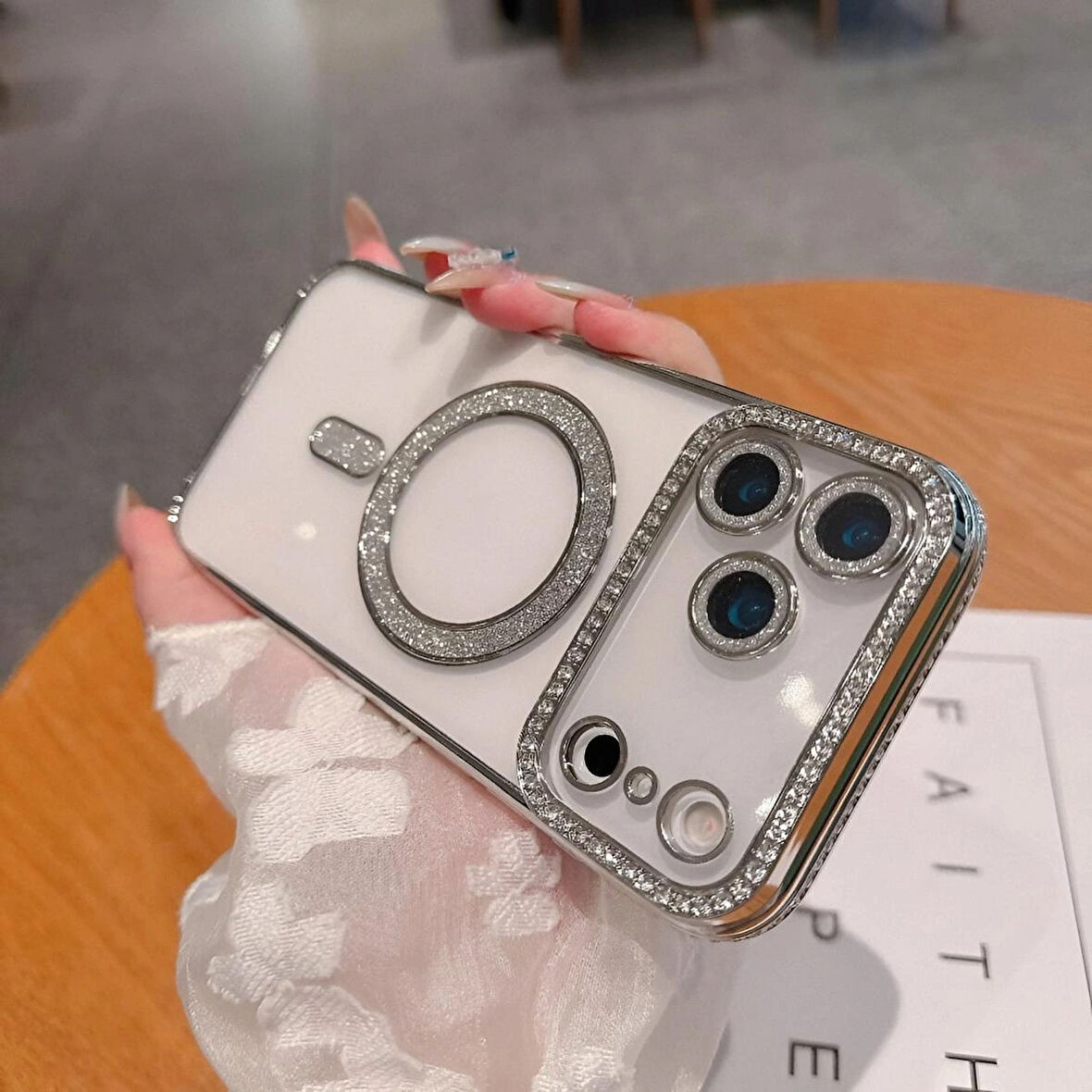 Iphone 17 AİR Uyumlu Şeffaf Taşlı MagSafe Özellikli Kılıf